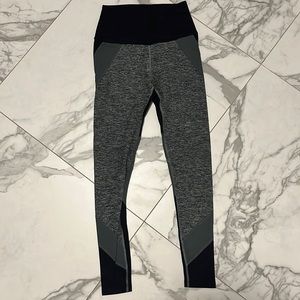 Beyond Yoga high-waisted midi yoga pants in tri-color black/gray/army green. XS
